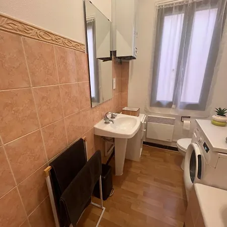 Entier Dans Maison Individuelle -2 - 2 A 4 Personnes - A 200 Metres De Monaco - 4 Minutes Du Casino Et De La Gare Appartement *