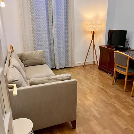 Entier Dans Maison Individuelle -2 - 2 A 4 Personnes - A 200 Metres De Monaco - 4 Minutes Du Casino Et De La Gare Apartment Beausoleil