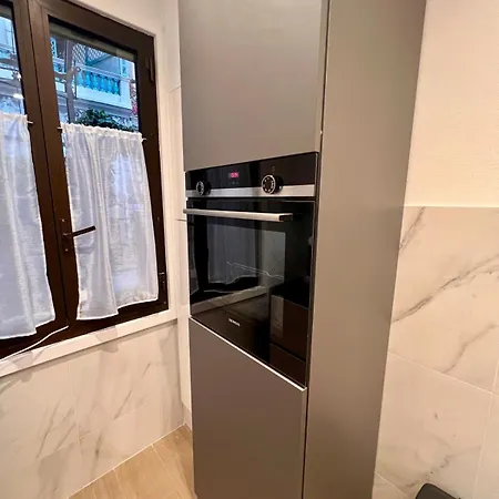 Appartement Entier Dans Maison Individuelle -2 - 2 A 4 Personnes - A 200 Metres De Monaco - 4 Minutes Du Casino Et De La Gare