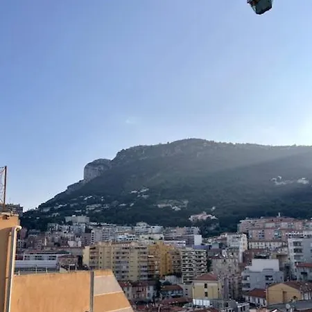 Entier Dans Maison Individuelle -2 - 2 A 4 Personnes - A 200 Metres De Monaco - 4 Minutes Du Casino Et De La Gare Apartment *